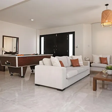 Villa Adonia - 30m From Pernera
