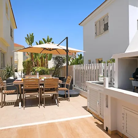 Adonia - 30m From Pernera Vilă *