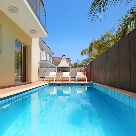 Vilă Adonia - 30m From Pernera