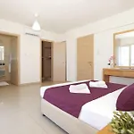 Adonia - 30m From Pernera Villa