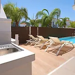 Villa Adonia - 30m From Pernera Protaras
