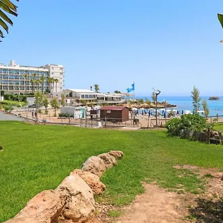Adonia - 30m From Pernera Protaras