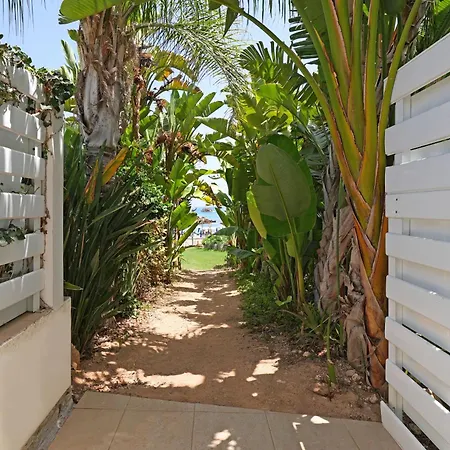 Adonia - 30m From Pernera Protaras