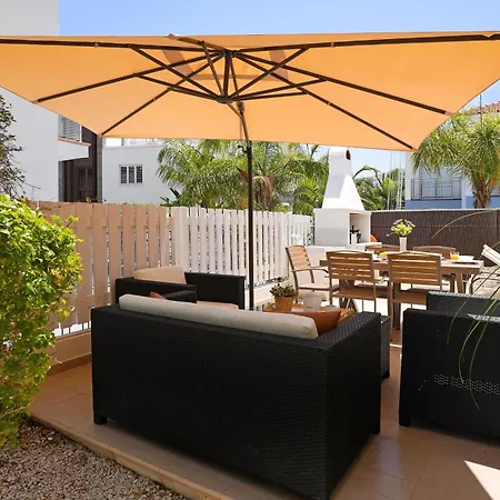 Villa Adonia - 30m From Pernera Protaras