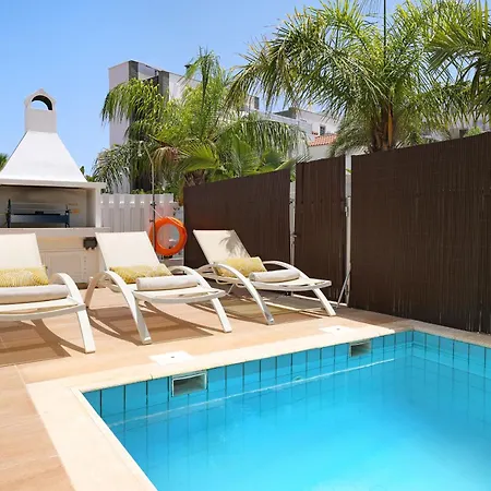 Villa Adonia - 30m From Pernera *