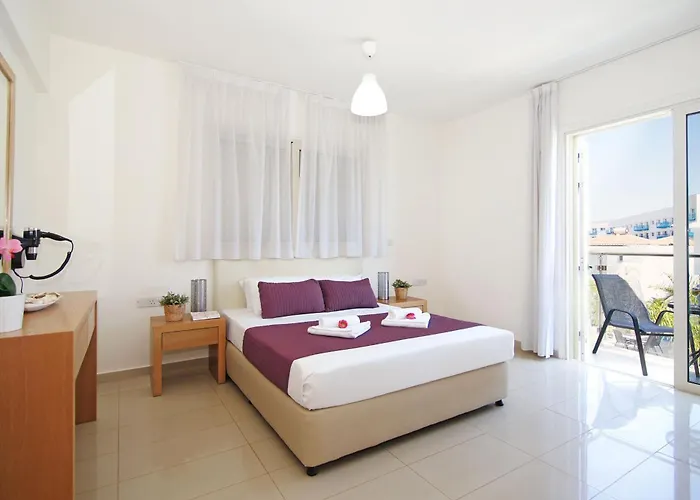 Villa Adonia - 30m From Pernera Protaras