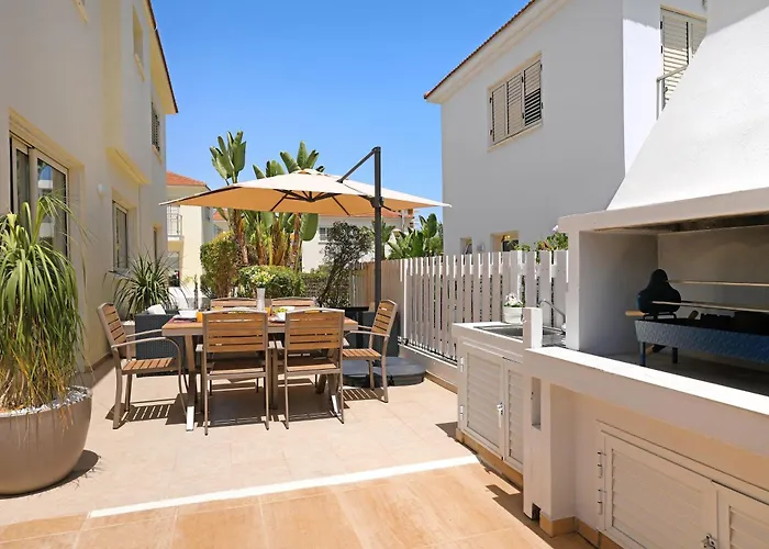 Adonia - 30m From Pernera Villa *