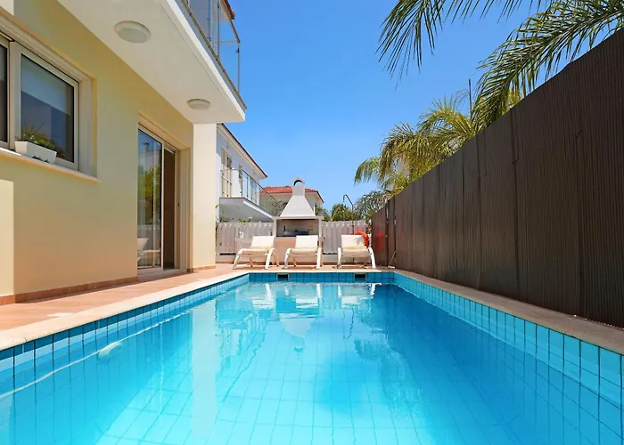 Villa Adonia - 30m From Pernera